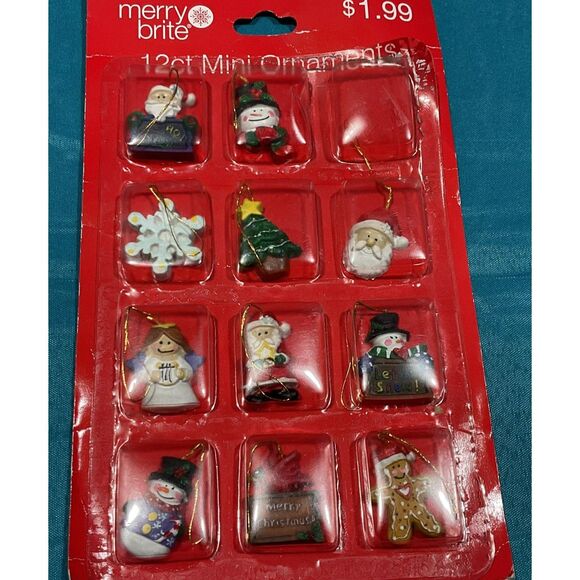 Christmas House Miniature Ornament Collection - Picture 5 of 6